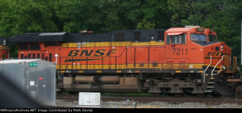 BNSF 7211